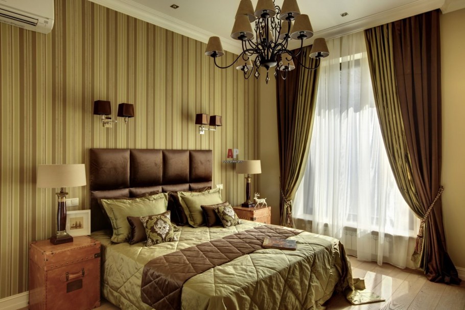 Шторы в спальнюс аливковыми стенами