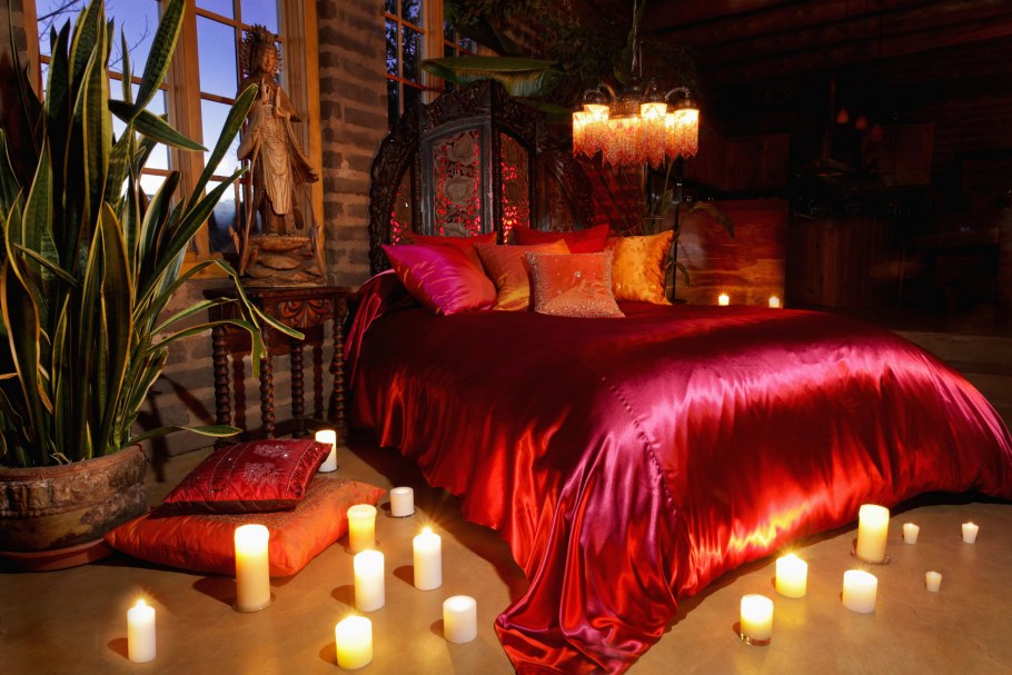 Романтичная кровать