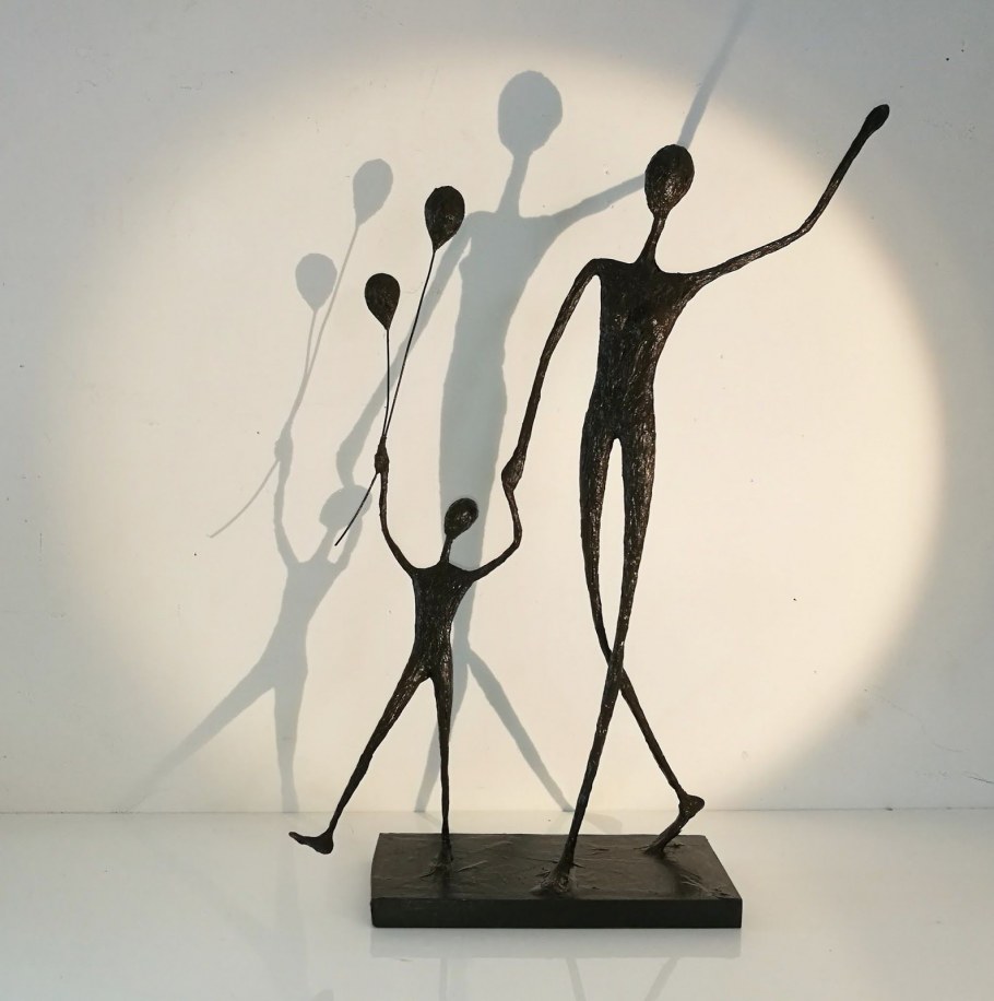 Фигурка человека из металла