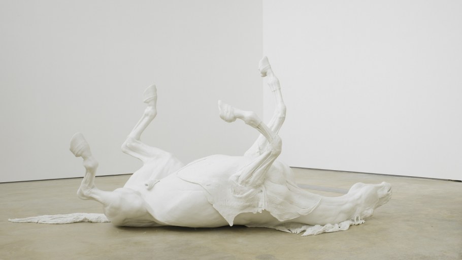 Необычные манекены для одежды