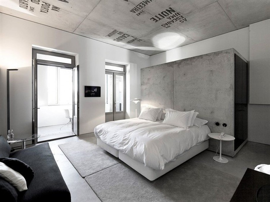 Бетонный потолок в спальне