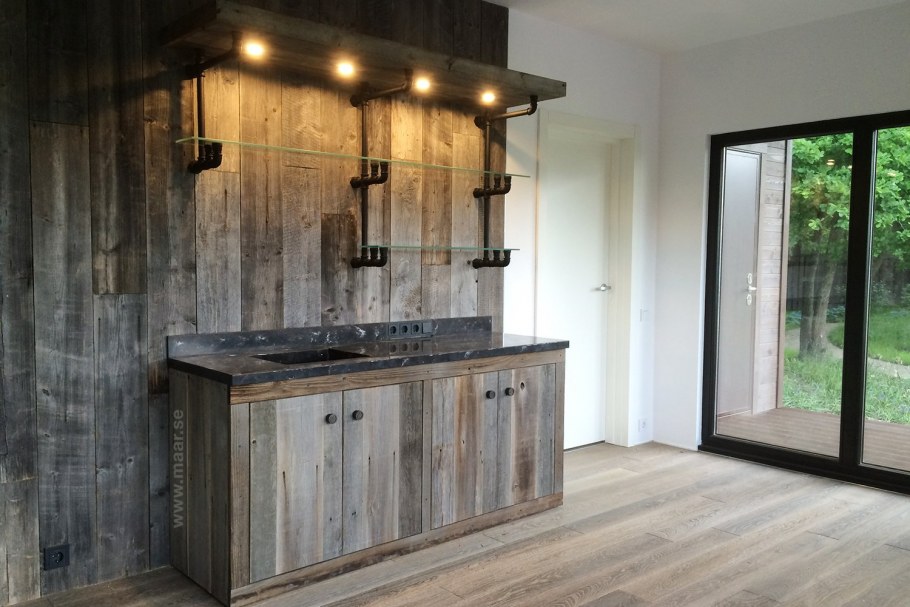 Мебель из амбарной доски