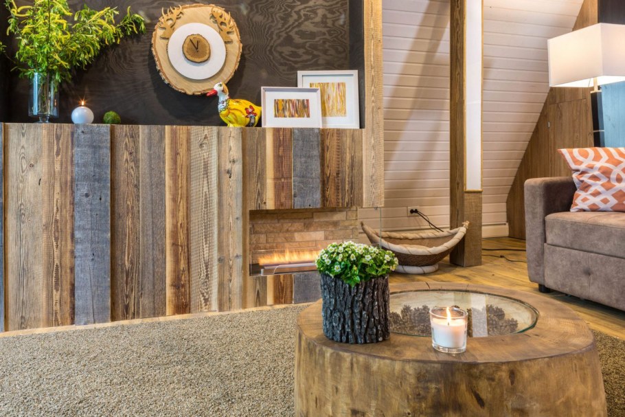 Гостиная с амбарной доской