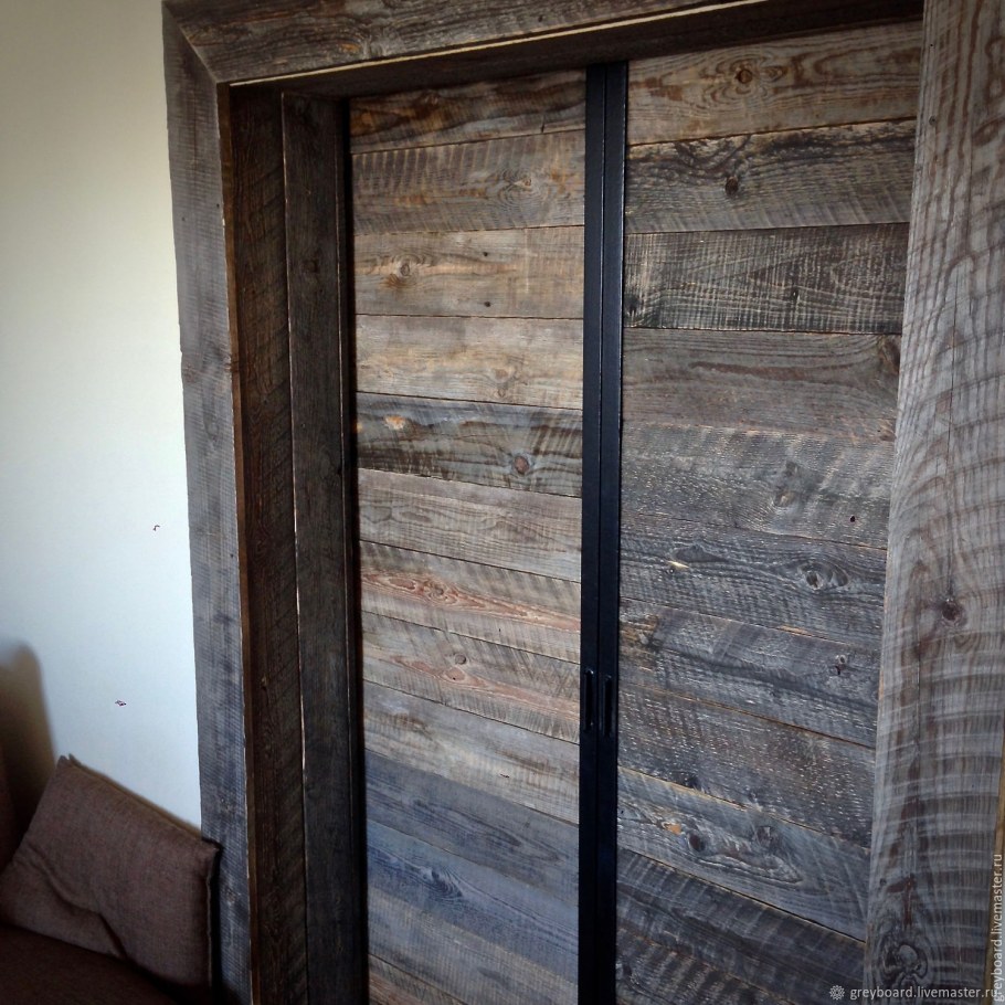 Интерьер из амбарной доски