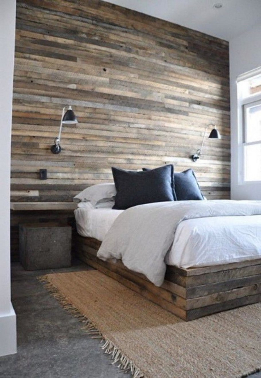 Деревянная стена в интерьере