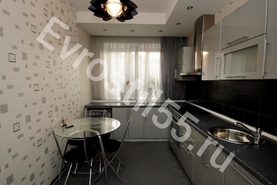 Темные обои на кухне в хрущевке