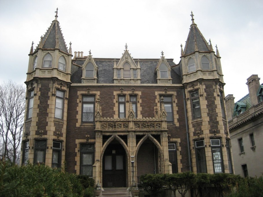 Особняк Тюдор Готика