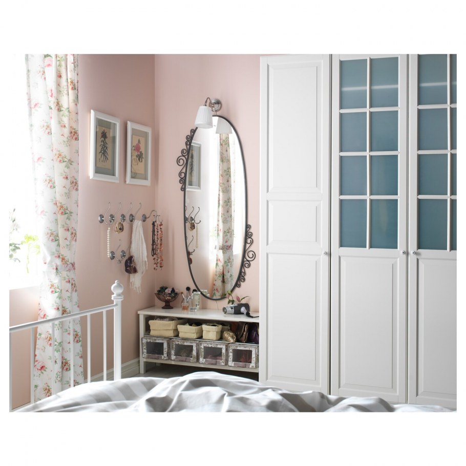 Зеркало лотс в обрамлении