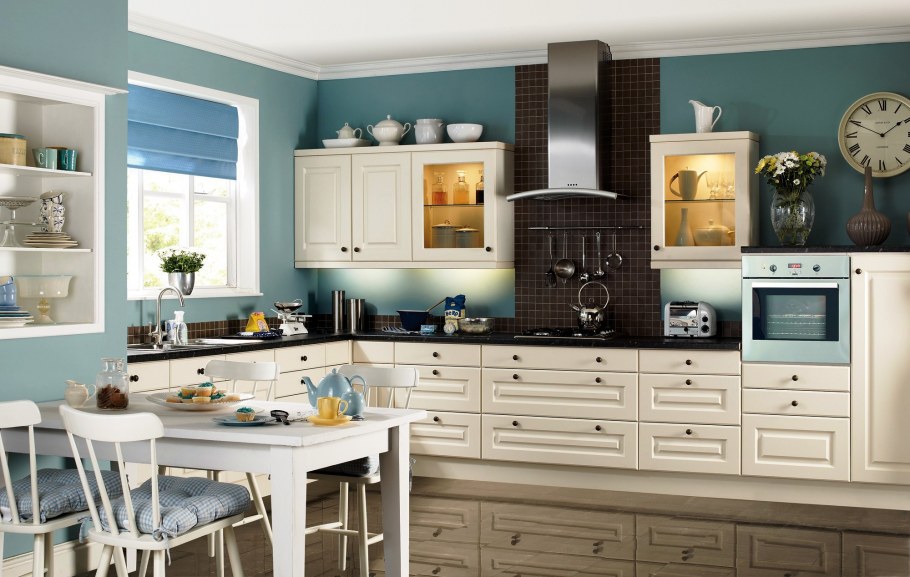 Синие стены на кухне