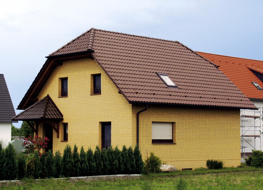 Коричневая крыша