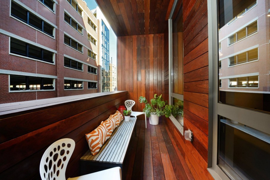 Балкон лофт дерево