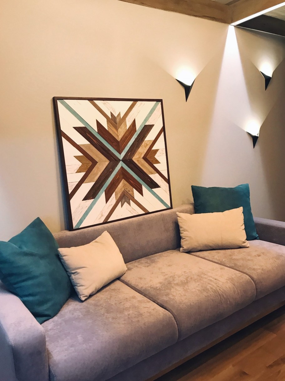 Деревянное панно на стену