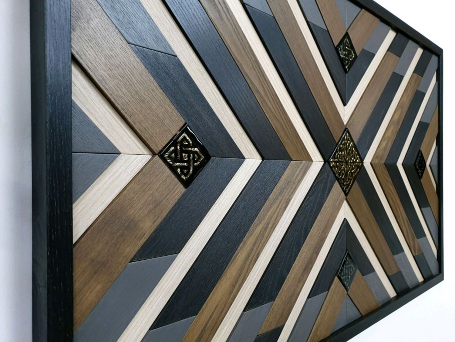 Панно из деревянных реек