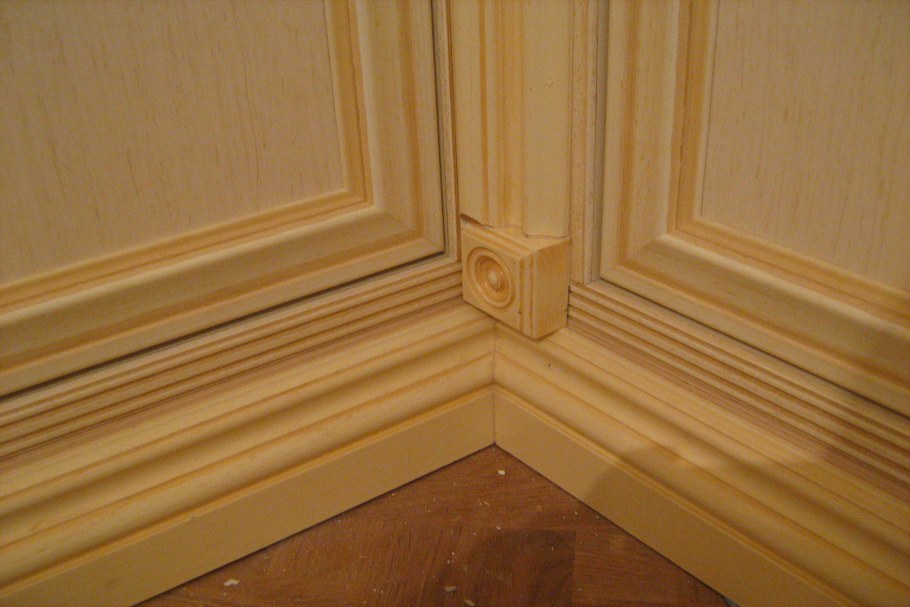 Плинтус дуб без покрытия 83х19