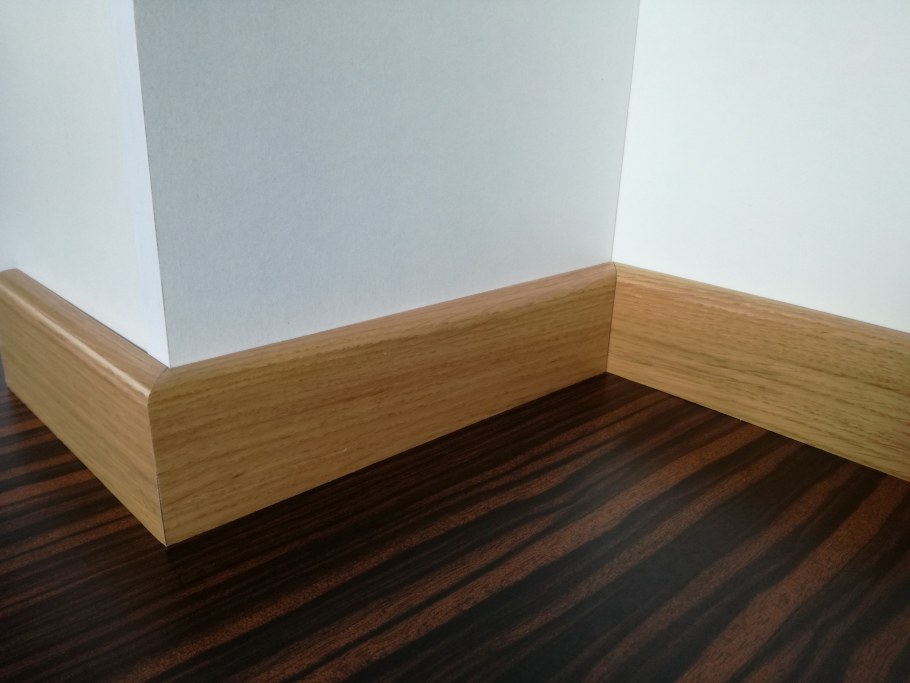 Деревянный плинтус 80 мм