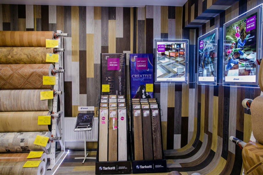 Интерьер салона кухонь