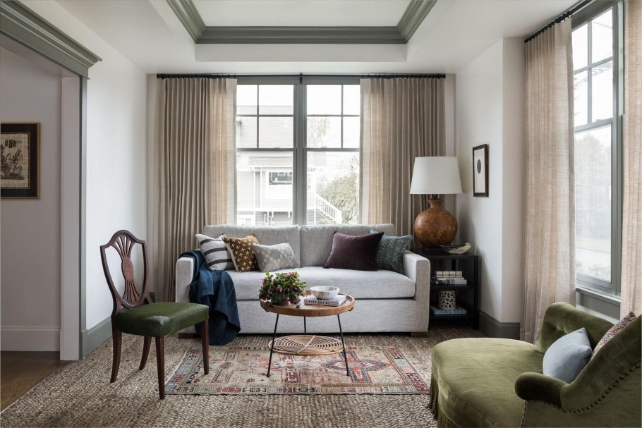 Яркие подушки в интерьере