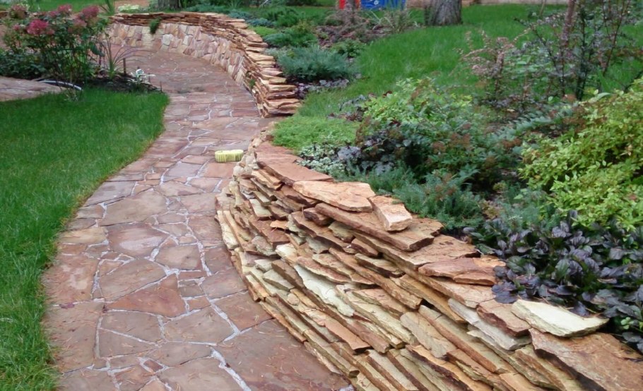 Террасирование склонов плитняк