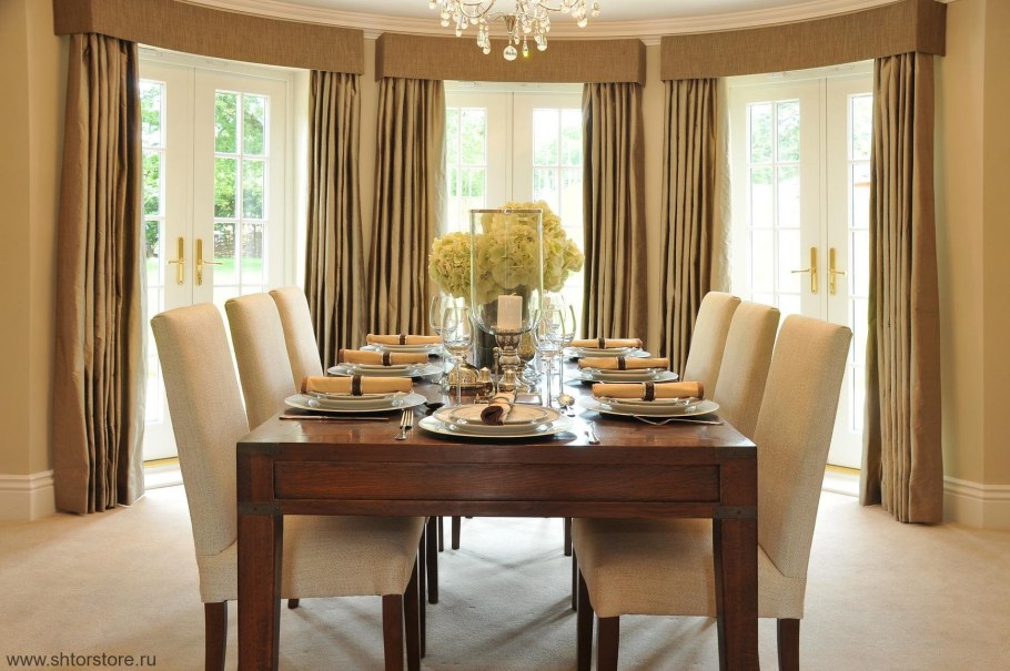 Шторы в эркере для столовой