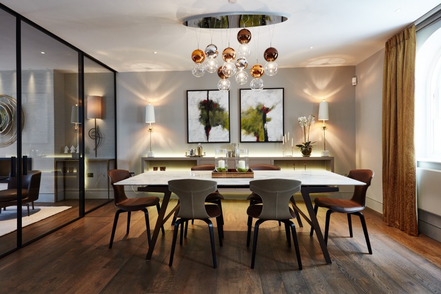 Гостиная с обеденным столом