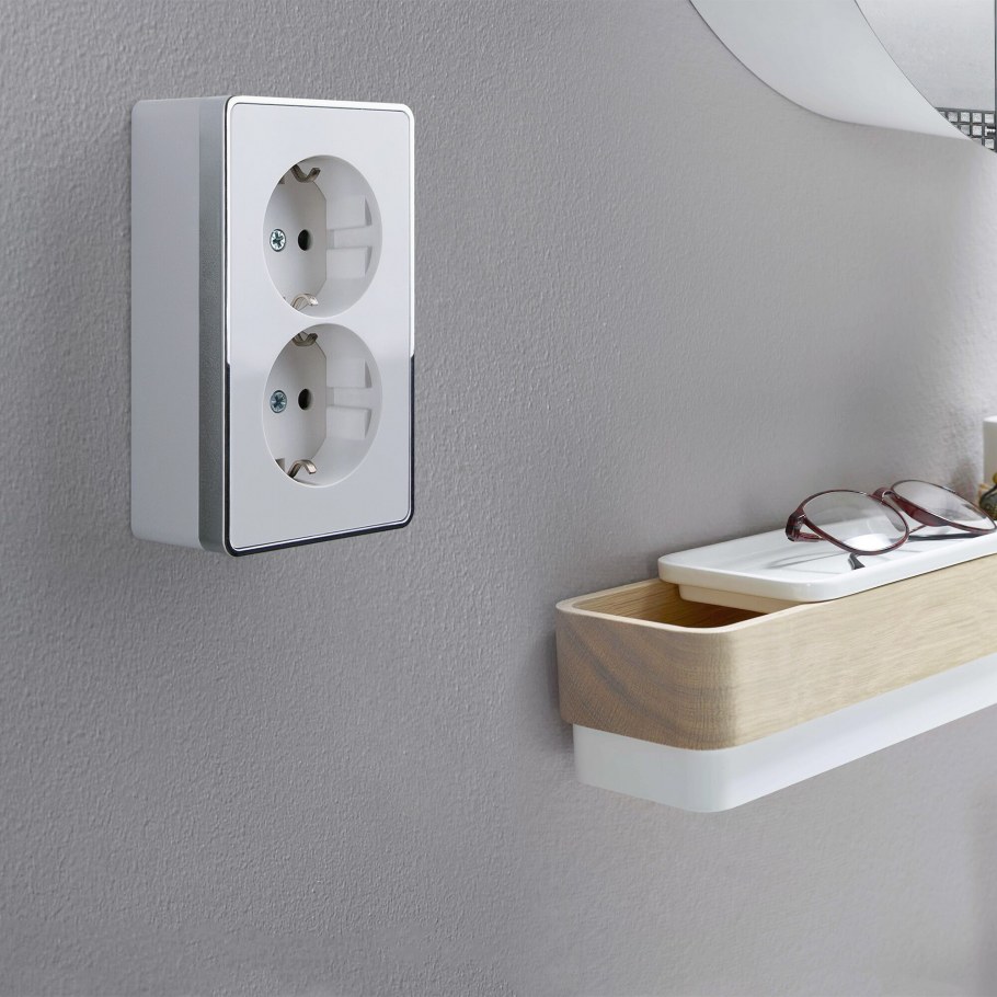 Wl15-02-01/ розетка с заземлением Gallant (белая)