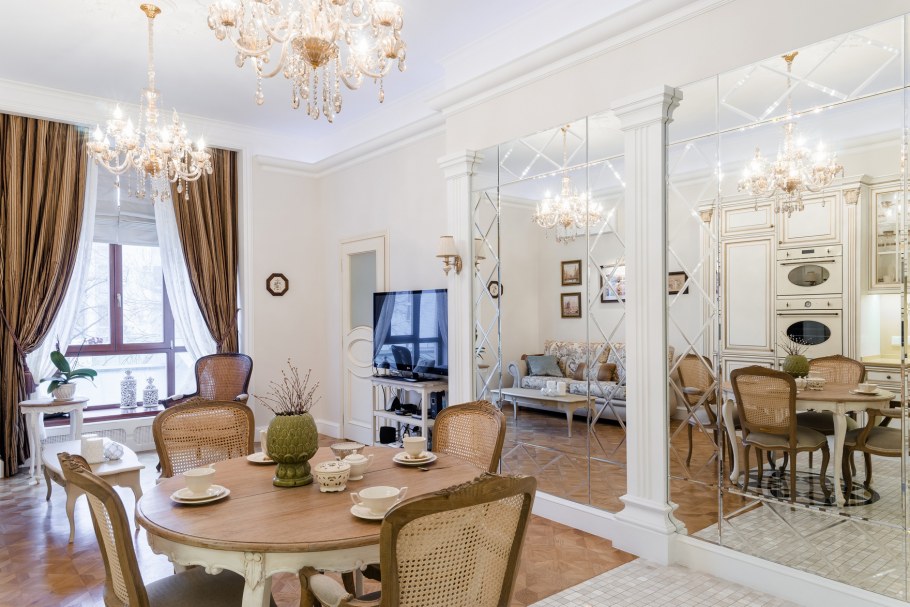 Гостиная-столовая в классическом стиле