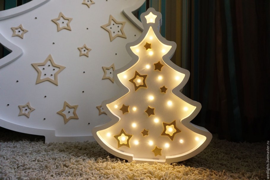 Светильник в виде елки