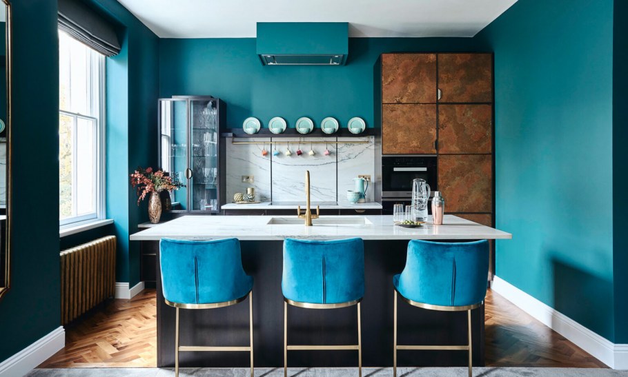 Кухня мятного цвета в стиле Прованс