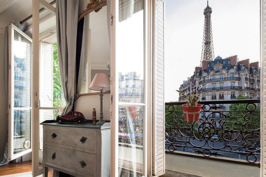 Французский балкон Плаза Атене