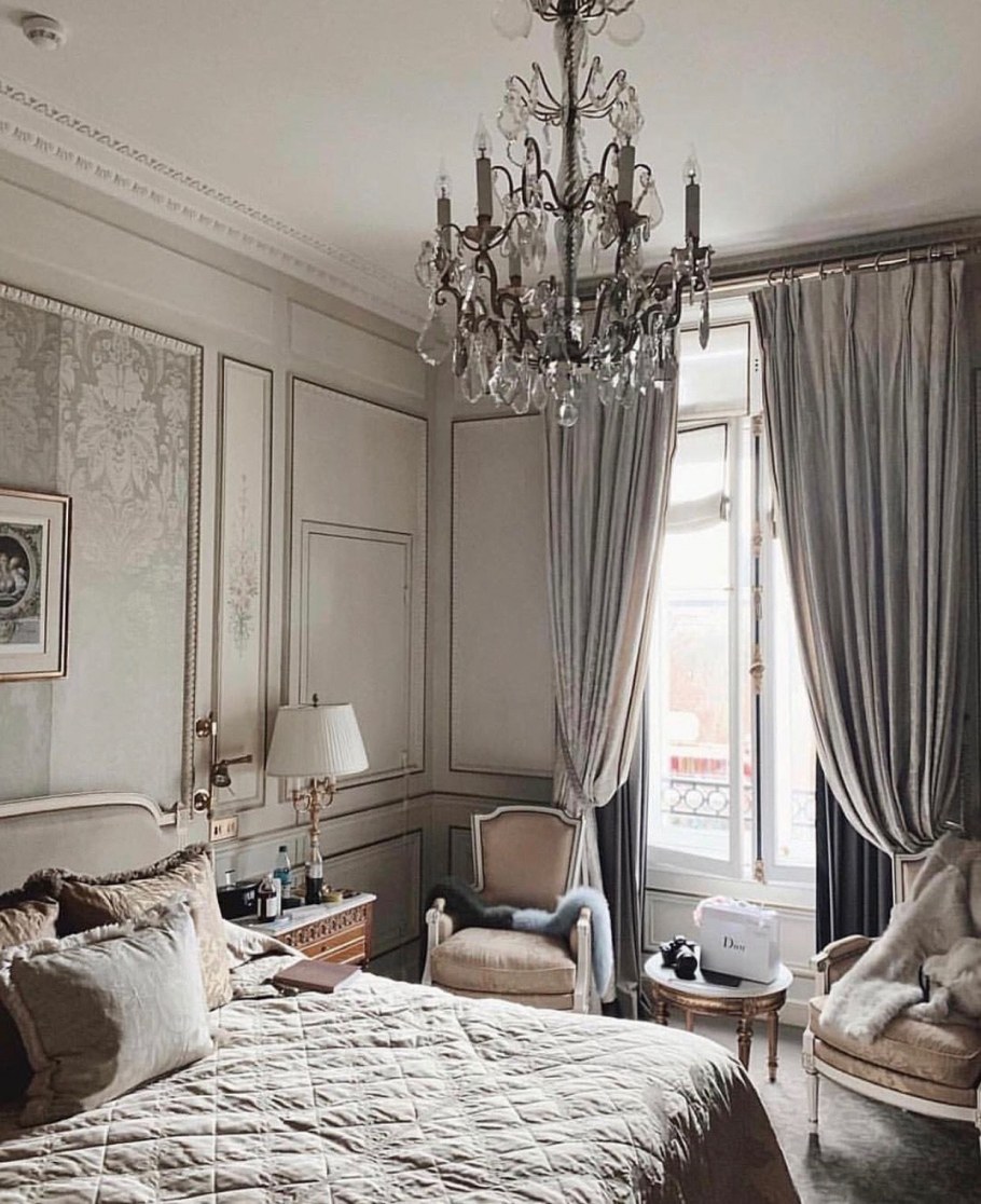 Парижский стиль в интерьере спальни
