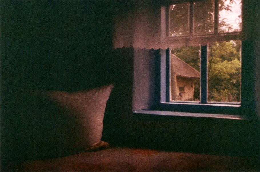 Подоконник ночью