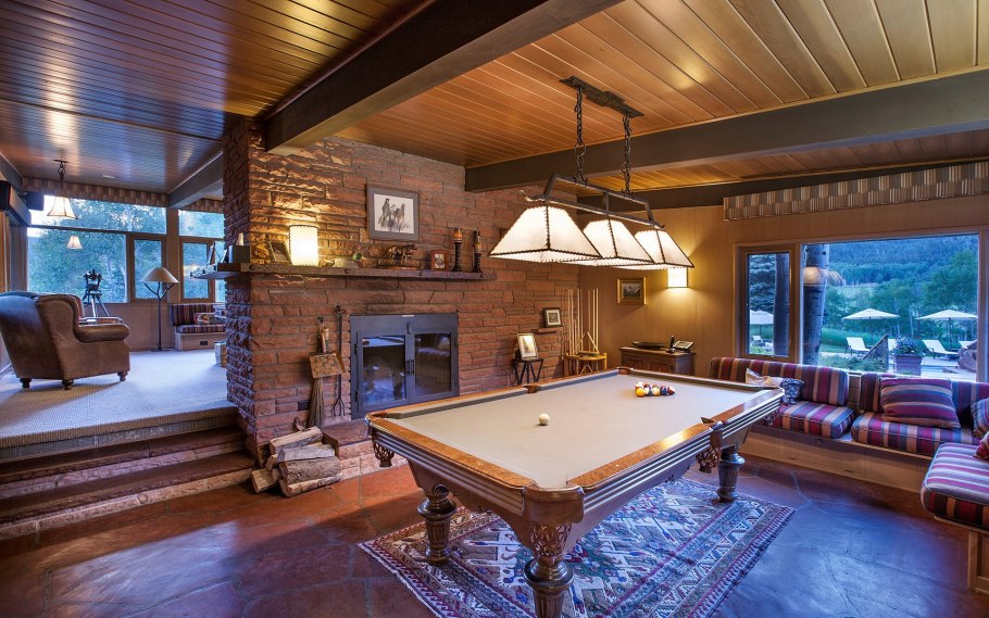 Интерьер бильярдной