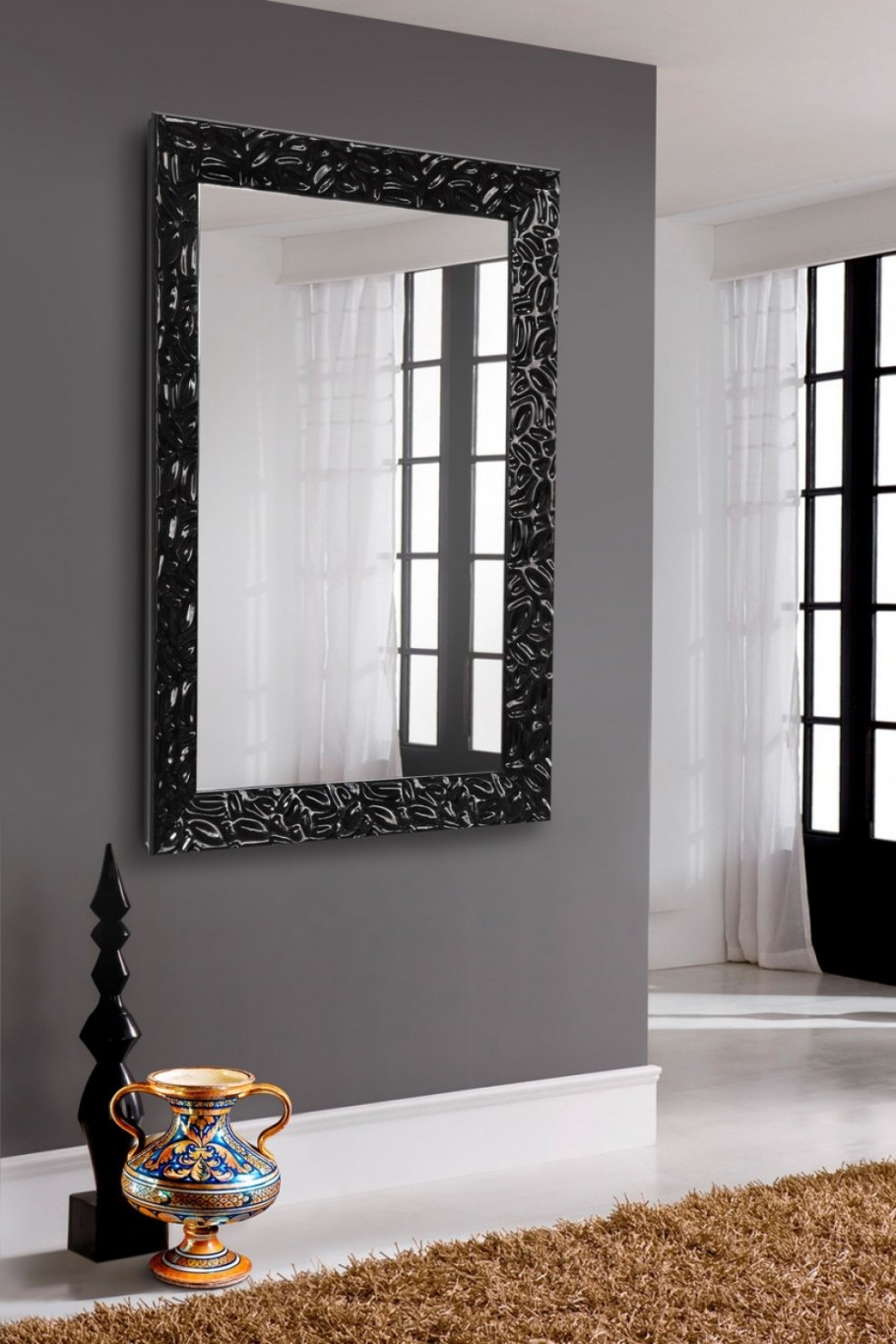 Широкий подоконник в интерьере