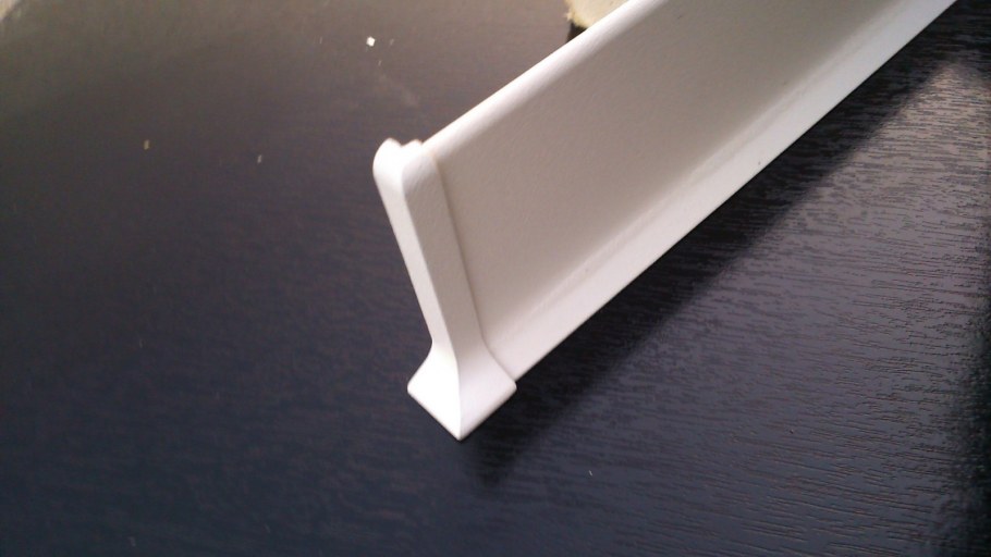 Плинтус Рехау 118