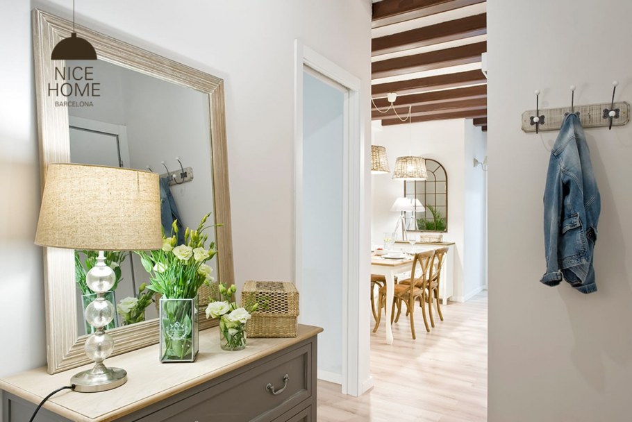 Холл в средиземноморском стиле