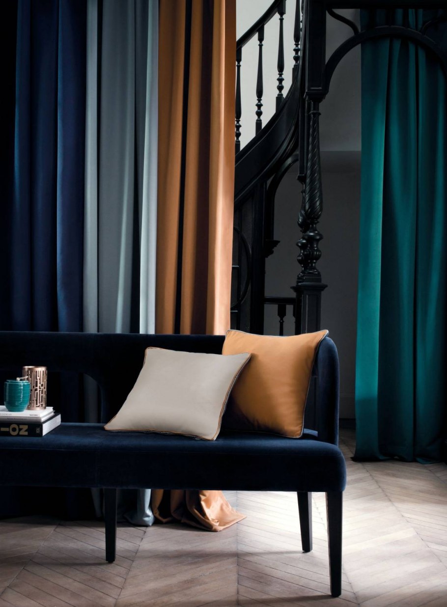 Бархатные шторы в современном интерьере