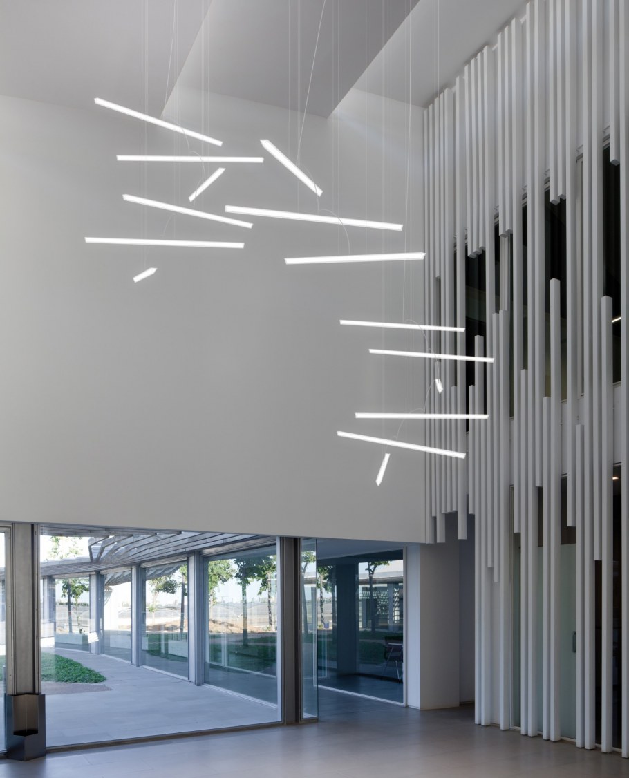 Подвесной светильник Vibia Halo lineal