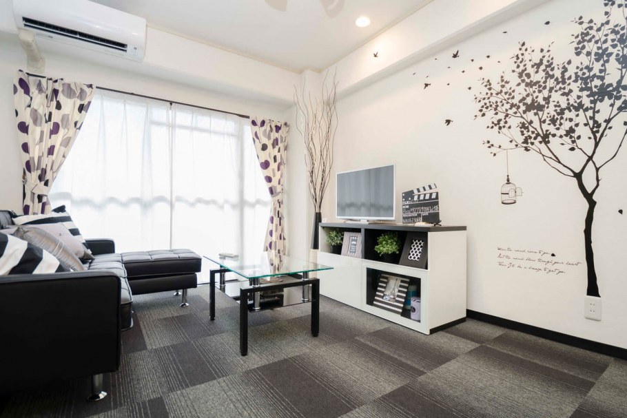 Желтые шторы в интерьере