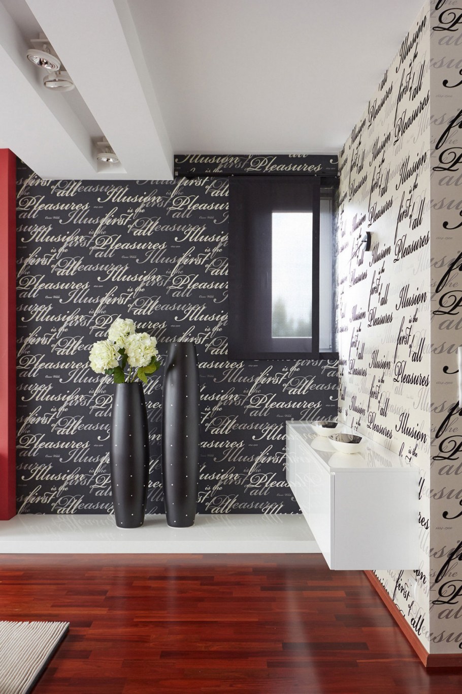 Обои в комнату студию