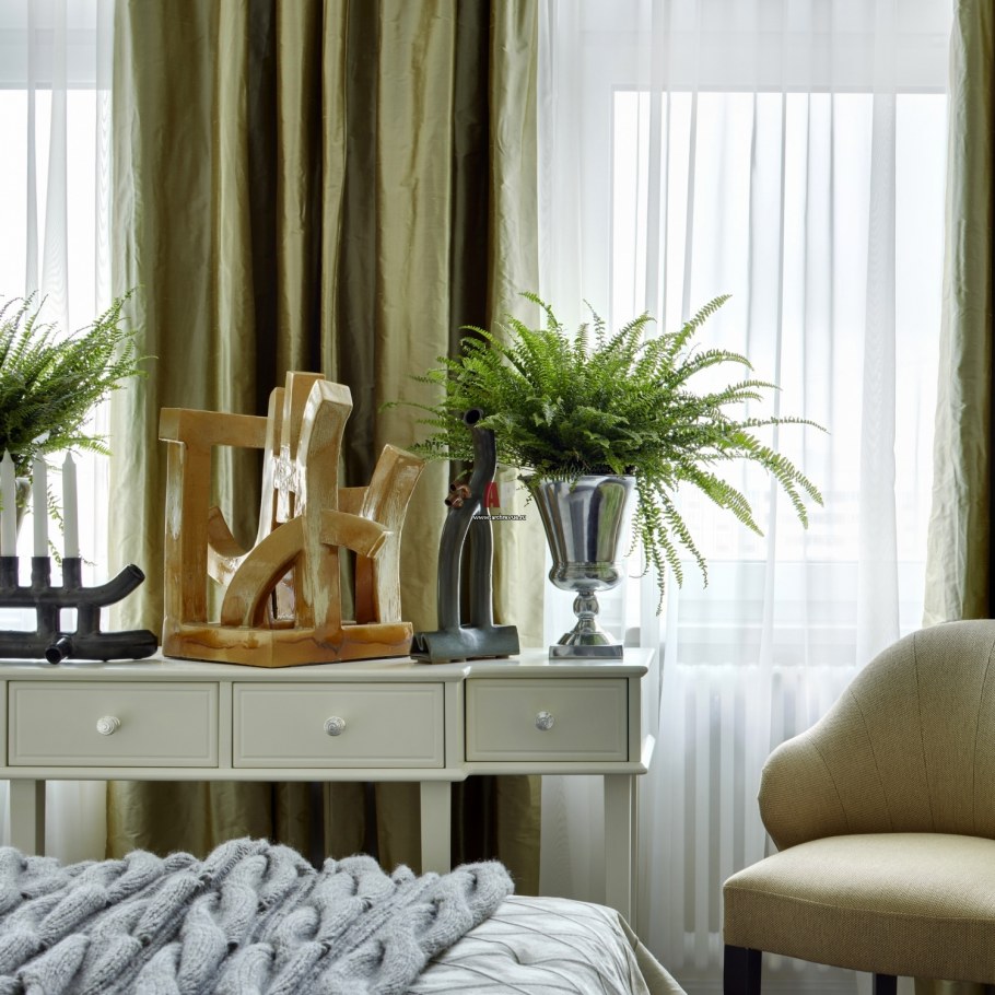 Диван в классическом стиле в интерьере