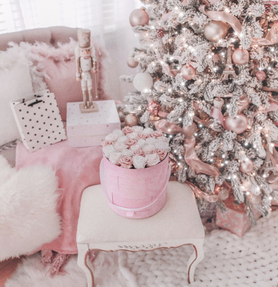 Новогодний декор розовый