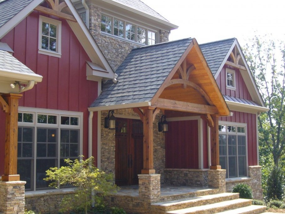 Крыльцо с двухскатной крышей