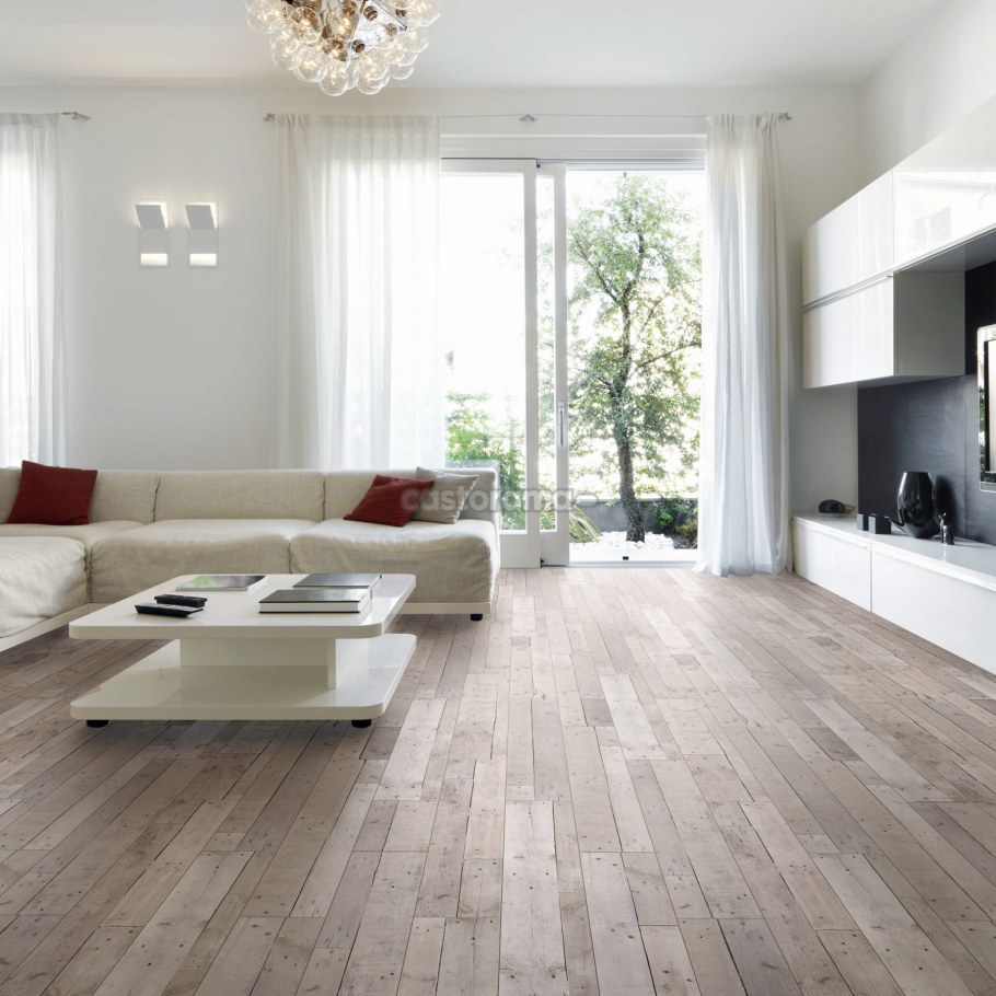 Белый ламинат в интерьере гостиной