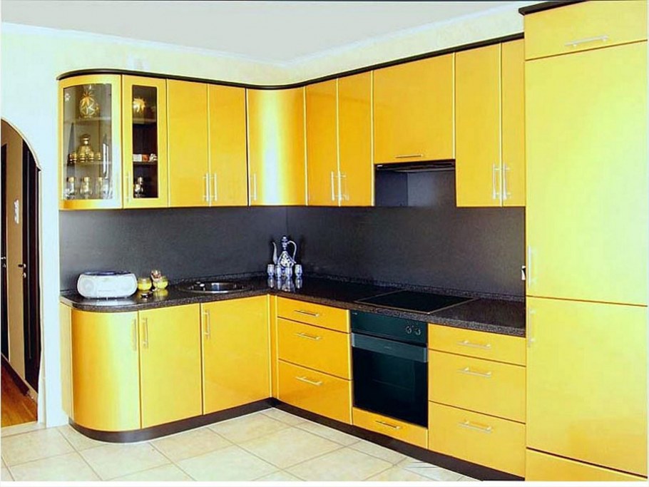 Желтые обои на кухне