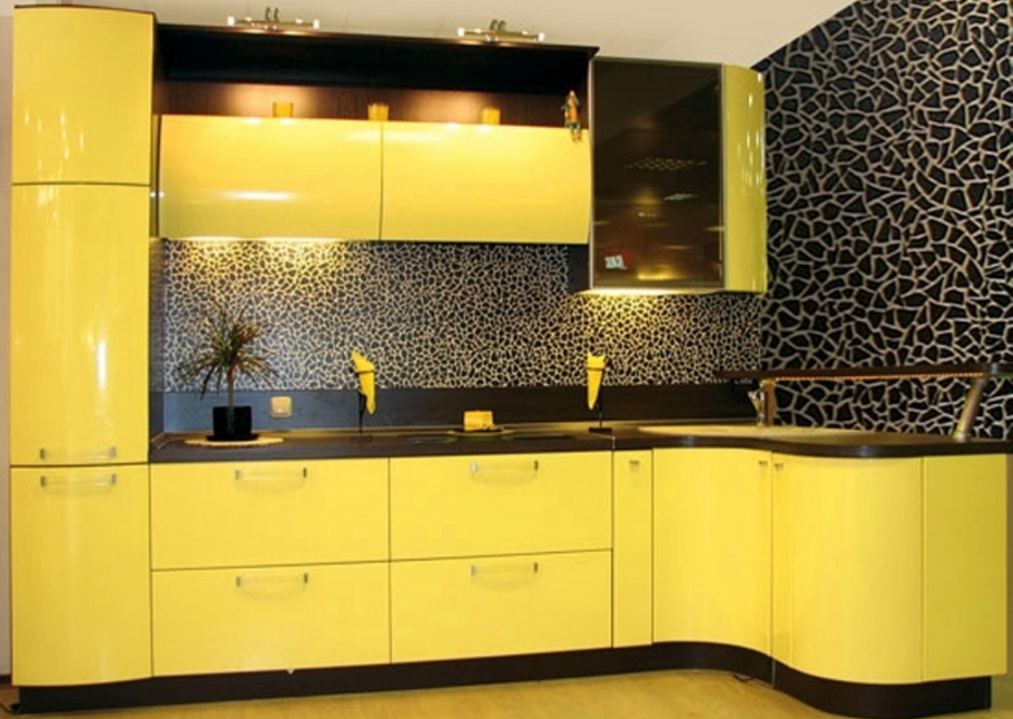 Кухонный гарнитур горчичного цвета