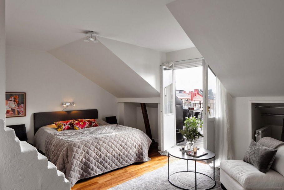 Мансардная спальня в серых тонах