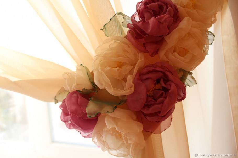 Подхваты для штор из органзы