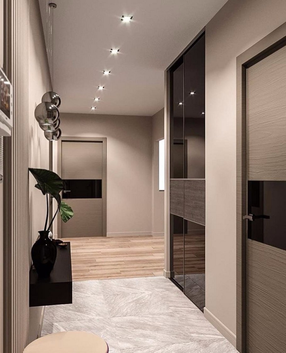 Стильное зеркало в прихожую