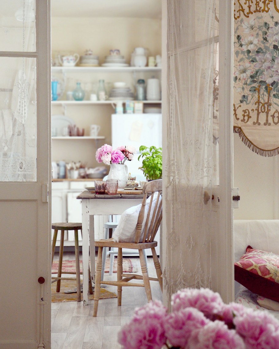 Комод в стиле шебби Шик