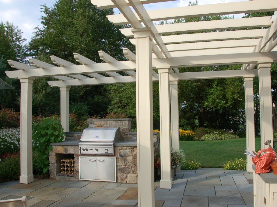 Уютная веранда на даче